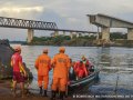 Desastre duplo Sete veículos caíram após ponte desabar entre TO e MA.