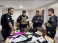 Operação Dolos: Polícia Civil cumpre 12 mandados de busca e apreensão contra grupo investigado por fraude milionária e lavagem de dinheiro