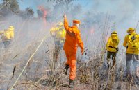 Bombeiros controlam incêndio de grandes proporções no distrito de Buritirana