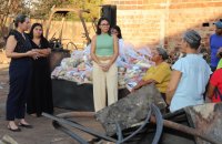 Primeira-dama Karynne Sotero encaminha doações de alimentos à associação de catadores após incêndio destruir 80 toneladas de material reciclável