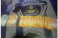 Guarda Metropolitana prende suspeito de furto em estabelecimento na Praia da Graciosa